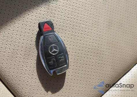 2011 Mercedes-Benz C 300 Luxury 4Matic/Sport 4Matic из США, поврежденный, VIN WDDGF8BB3BR157844